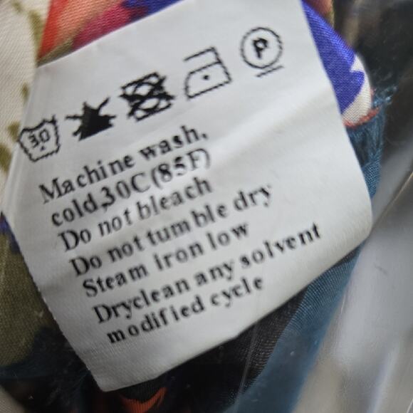 SIEANE Women's Graffiti Printed V Neck Puff Sleeve Blouse Casual bohemian shirts - Picture 6 of 9